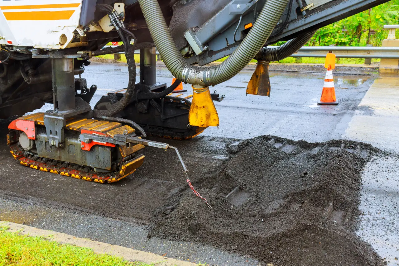 Asphalt trench work