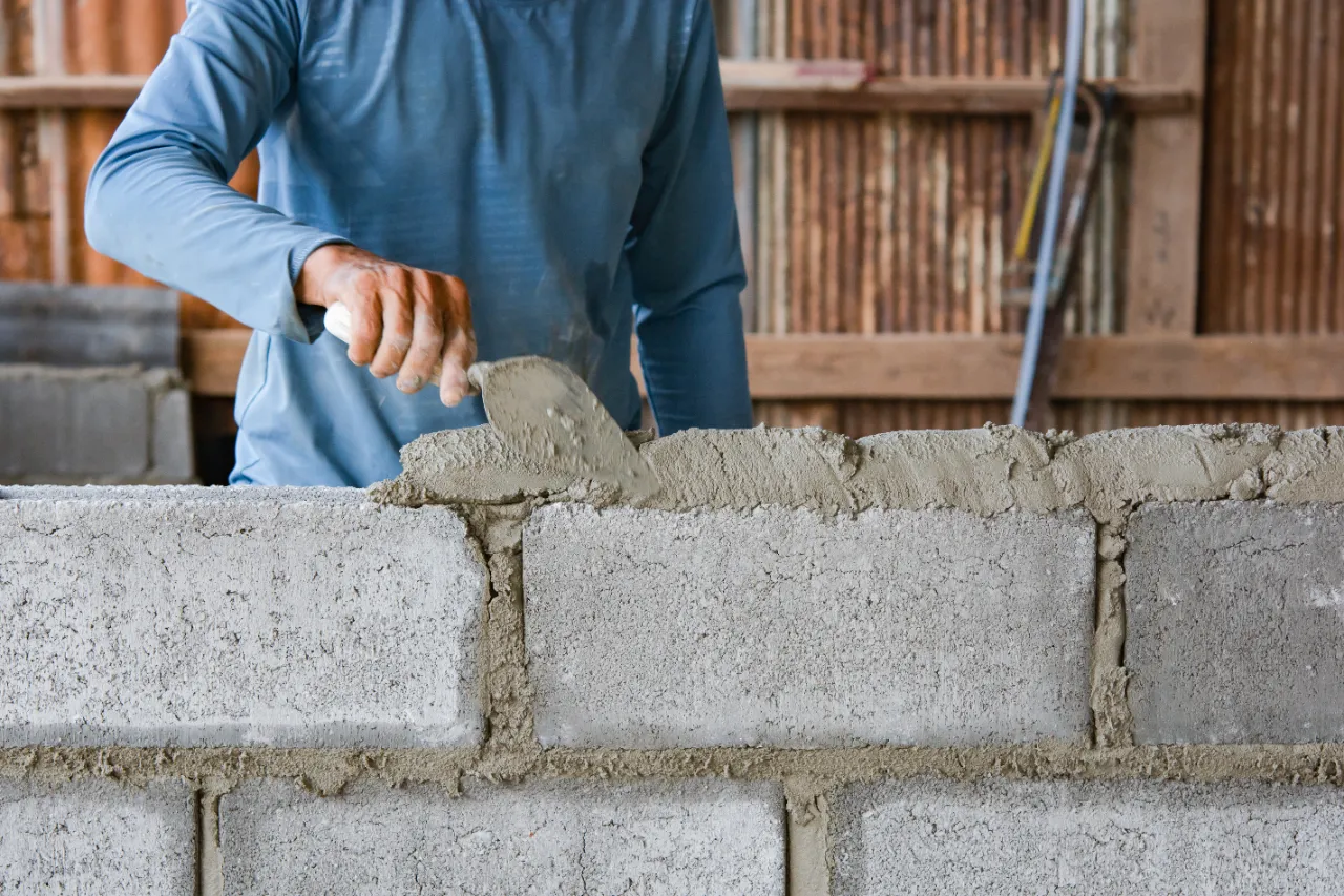 Building a concrete block wall