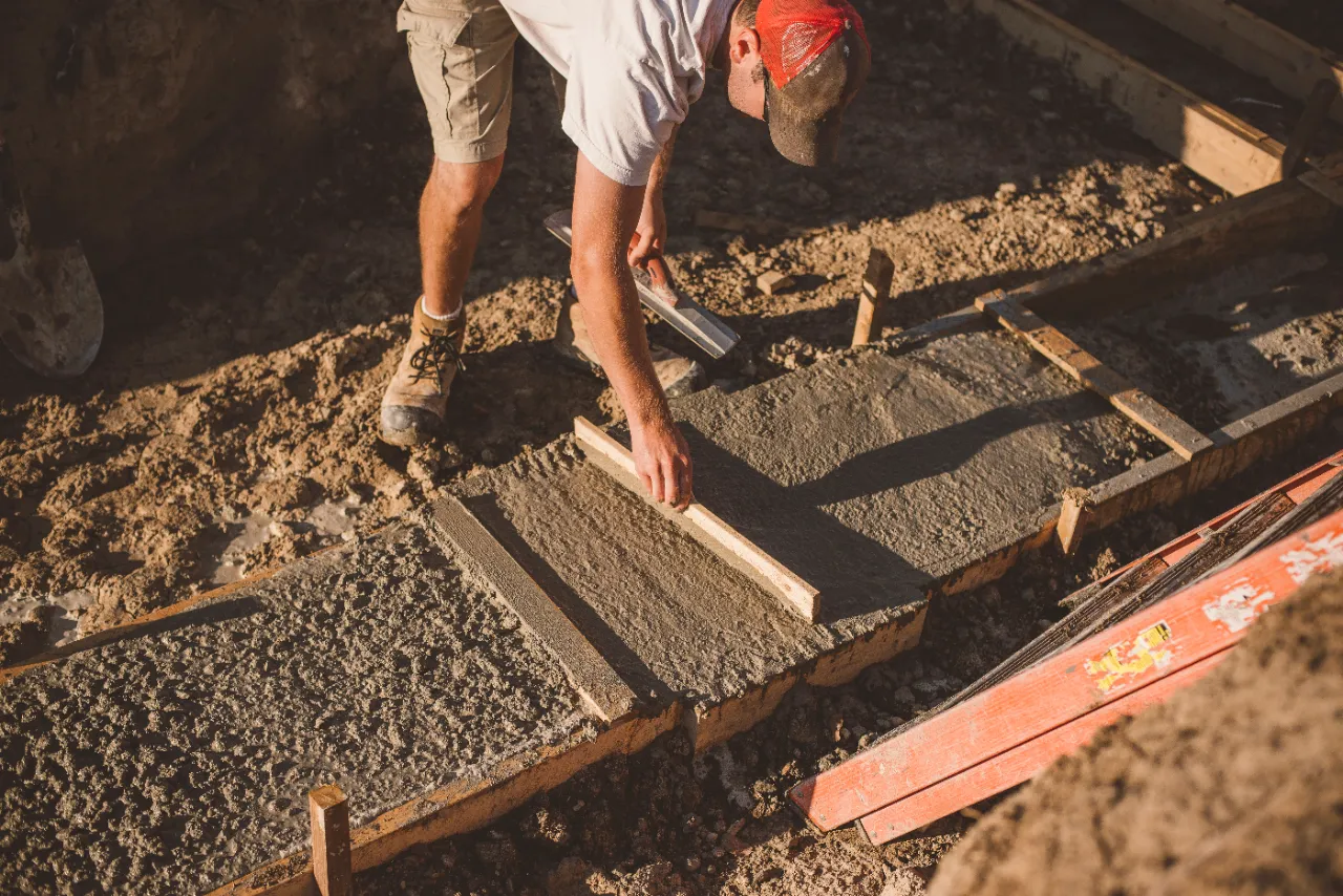 Smoothing concrete outdoors